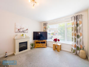 Sitting Room- click for photo gallery